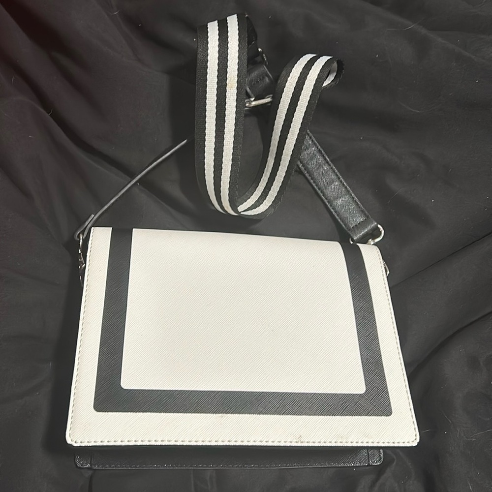 Crossbody purse